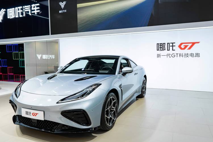 深圳龙华区耀环康企业管理咨询哪吒汽车在智能汽车领域的表现，领途汽车在新能源汽车市场中的影响力